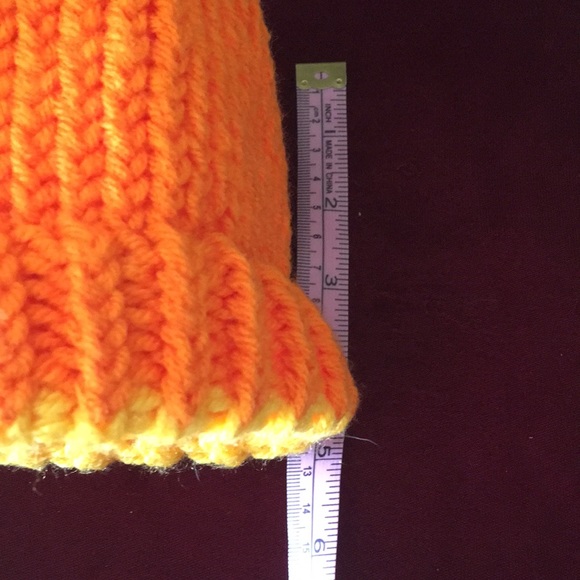 🩸Hand Loomed Baby Candy-corn Hat/Beanie🩸 - Picture 6 of 8